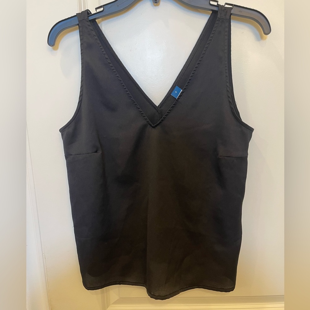 Old Navy Black Crepe Satin V Neck Tank Top Size small